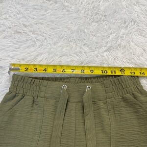 LOVE Scarlett Olive Green Textured Fabric PANTS WOMENS SIZE S FRONT POCKETS
